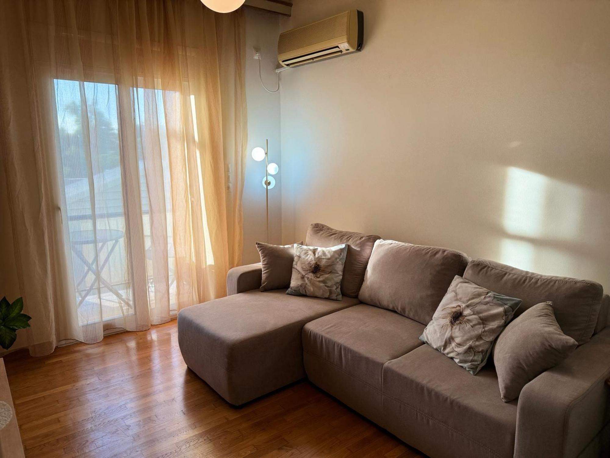 Cozy Suite With Acropolis View Atene Esterno foto