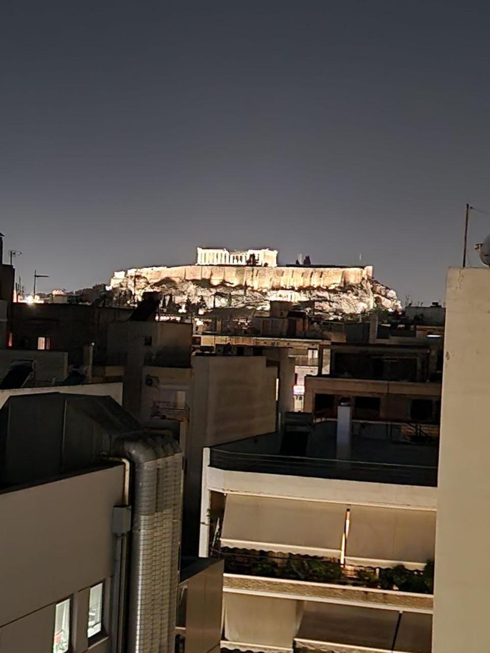 Cozy Suite With Acropolis View Atene Esterno foto