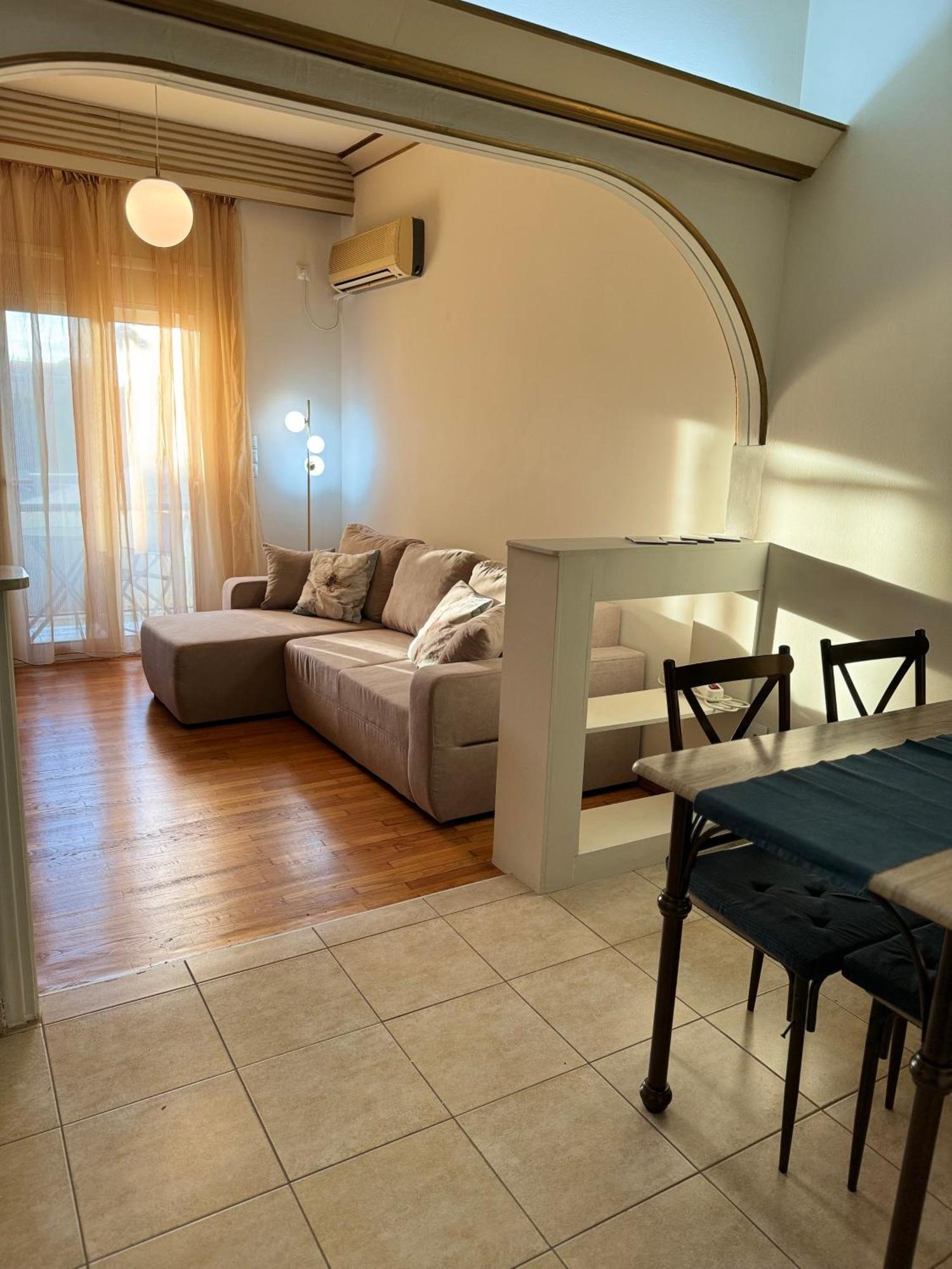 Cozy Suite With Acropolis View Atene Esterno foto